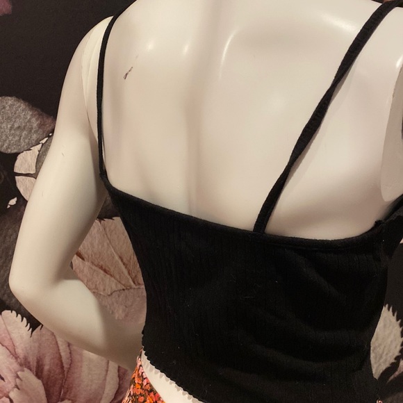 Cute Black Crop Tank - Picture 3 of 3
